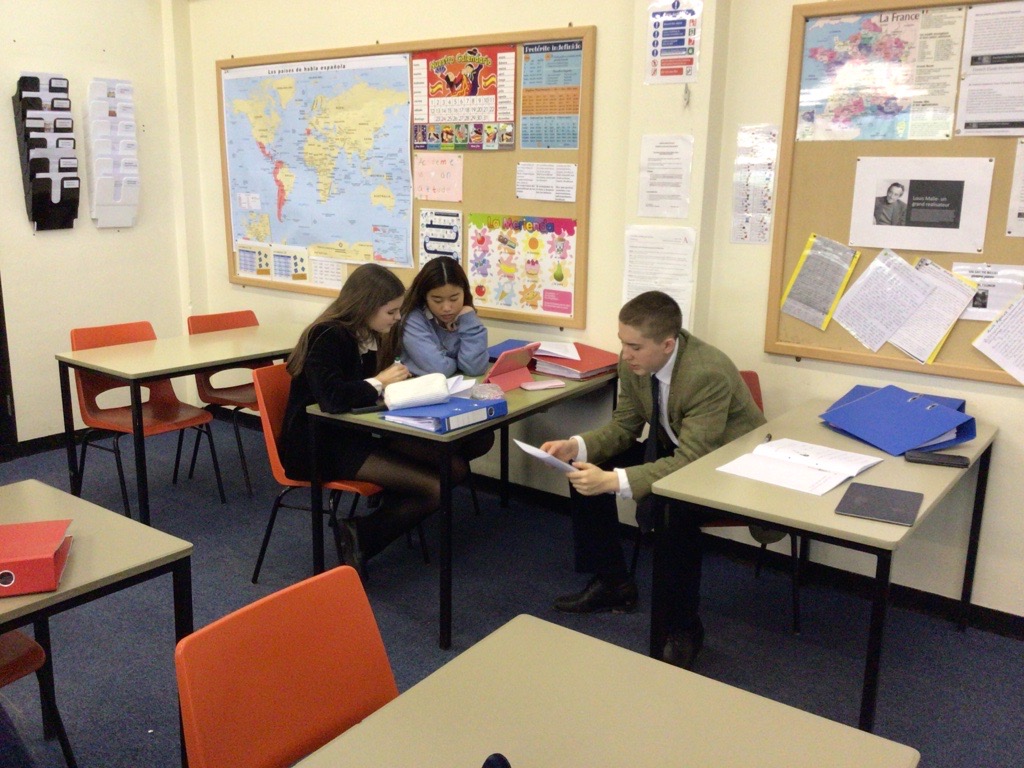 AmpCollHumans's tweet photo. Some great focus on speaking practice for the French GCSE speaking exam in May - some of our year 11 students enjoying becoming examiners and testing each other out in class in the roleplay section https://t.co/DQug0wAkM6