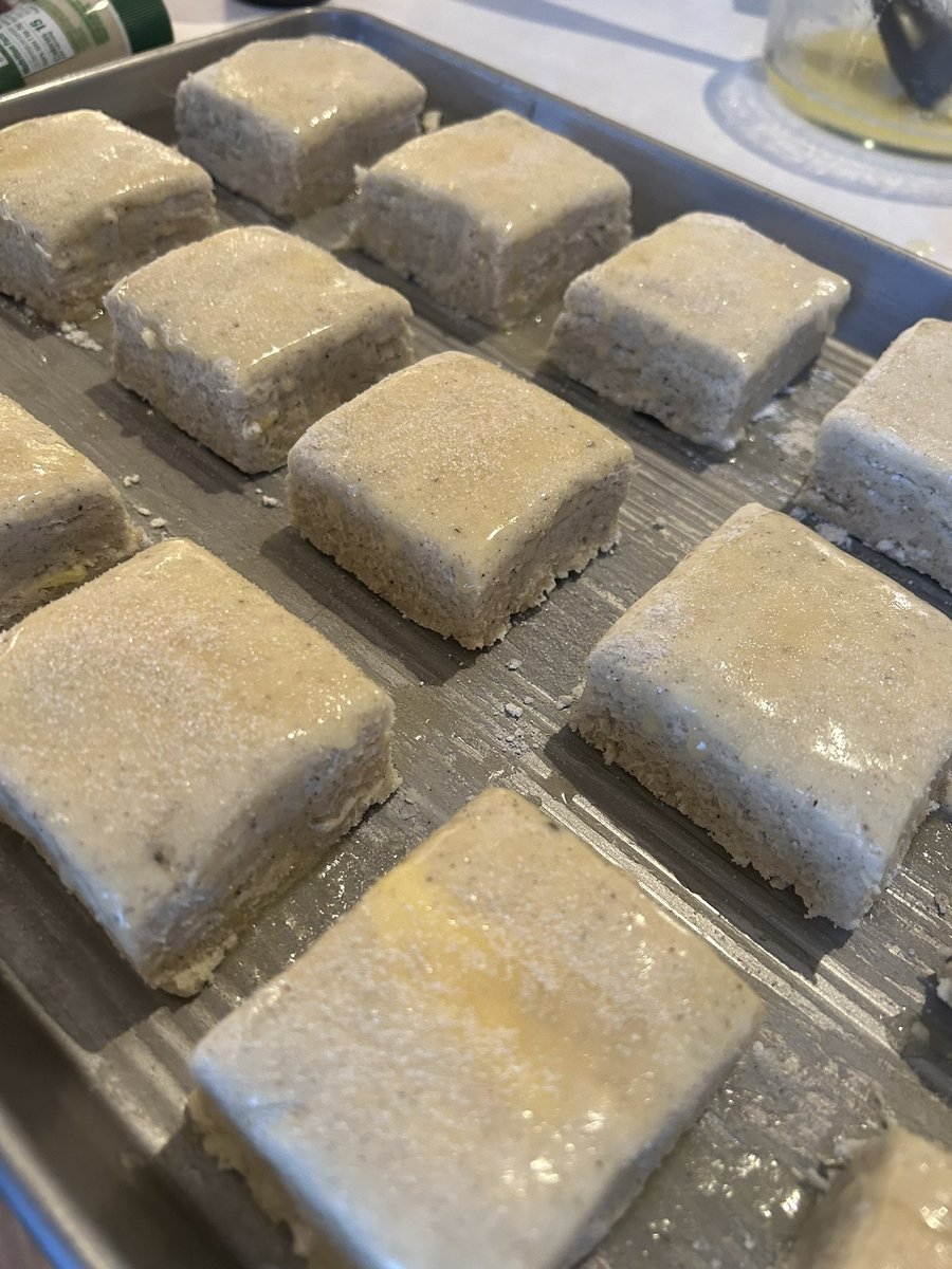 thesaltedtable's tweet photo. In other news: vanilla bean shortcakes because strawberry shortcakes with lemon curd chantilly cream are happening.๐๐พ #bakingwithtst https://t.co/JbAgZ8IHtX