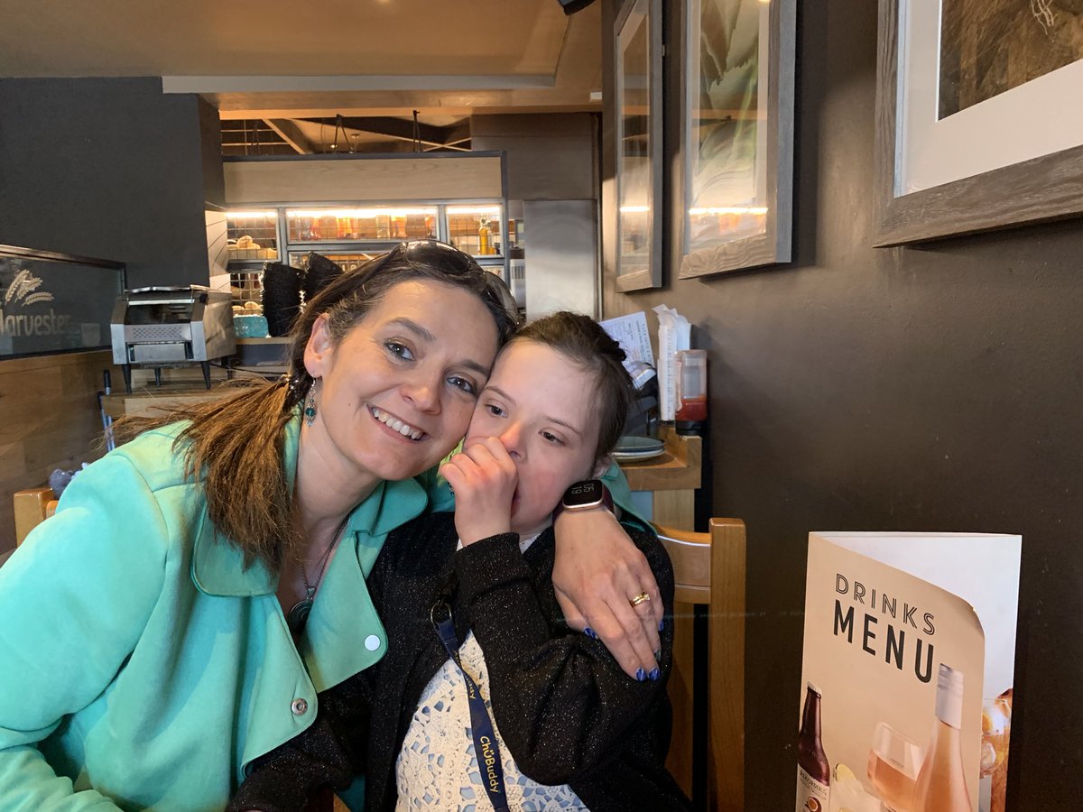 ErikaPetrie2's tweet image. Lovely family meal out at the Harvester #pimmsoclock 😉💕💪🎉