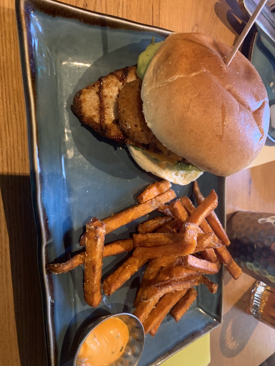 ErikaPetrie2's tweet image. Lovely family meal out at the Harvester #pimmsoclock 😉💕💪🎉