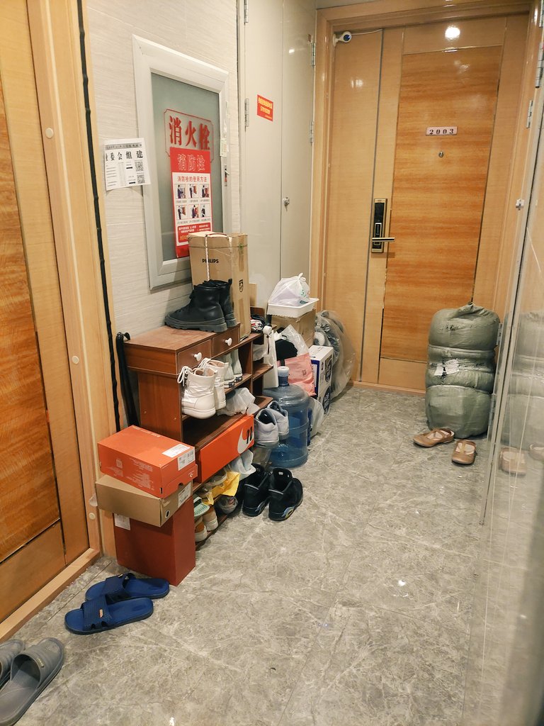 Along54290395's tweet photo. #扫楼 #打胶 #扫楼打胶 新地点也不错 https://t.co/e9u5O7ceI0