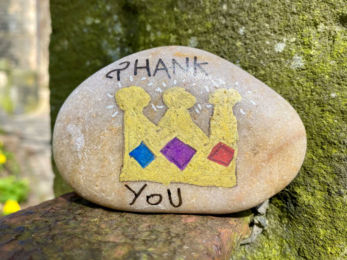 p2tog's tweet photo. Found at #LancasterCastle this morning. ❤️ #pebbleart #BlackpoolRocks @moreLancaster https://t.co/0dKQpNfUIz