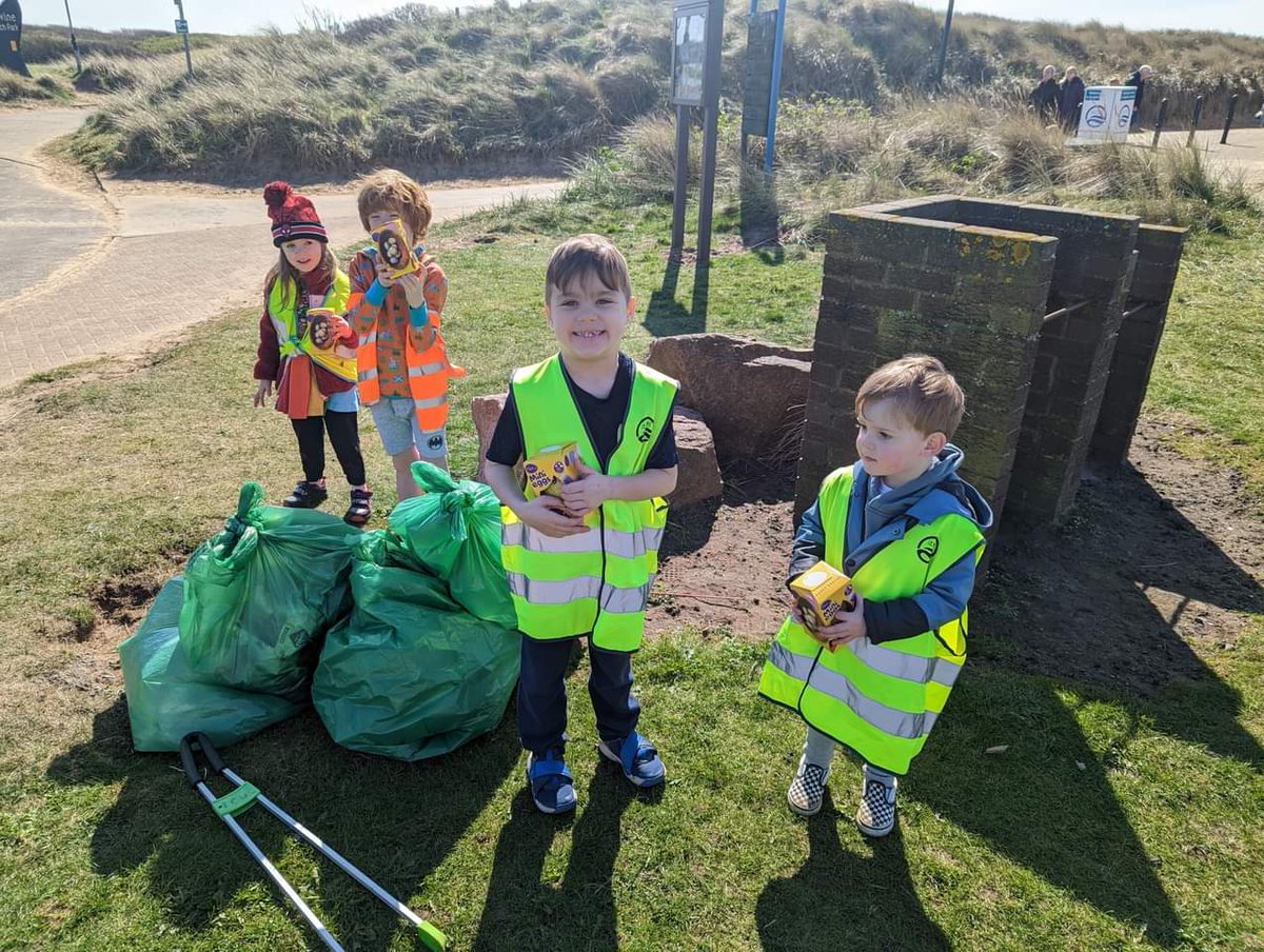 Max Harwood (@mpmaxh) on Twitter photo Brilliant to support a fantastic local group who are greatly supporting the community like <a href="/IrvineBeach/">Irvine Clean Up Crew</a> by bringing <a href="/coopuk/">Co-op</a> Easter eggs to their beach clean on such a glorious day!๐The children truly deserved the Easter treats! #ItsWhatWeDo #BeingCoop #TheCoopWay ๐๐๐ฃ๐ซ๐ฅ๐ Brilliant to support a fantastic local group who are greatly supporting the community like <a href="/IrvineBeach/">Irvine Clean Up Crew</a> by bringing <a href="/coopuk/">Co-op</a> Easter eggs to their beach clean on such a glorious day!๐The children truly deserved the Easter treats! #ItsWhatWeDo #BeingCoop #TheCoopWay ๐๐๐ฃ๐ซ๐ฅ๐
