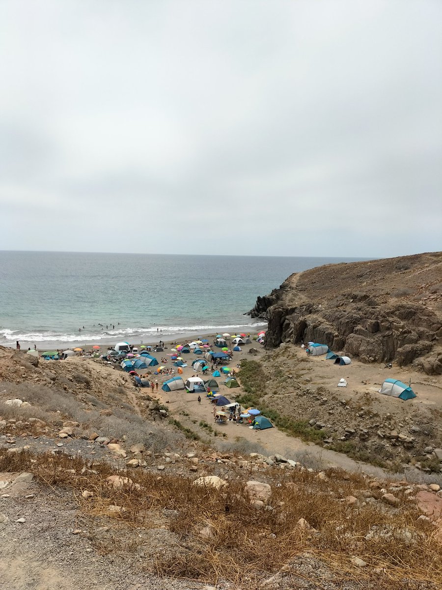 gaabrigs_'s tweet photo. yo solo quiero ver la misma foto en 3 días y espero q no me tenga q cagar en ningún hijo d puta dejando basura en mi playa 😤😤 https://t.co/7PtQn7CY94