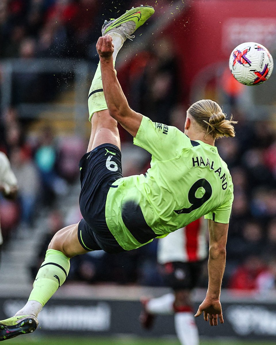 brfootball's tweet photo. 30 goals in 27 Premier League games for Erling Haaland and does stuff like this. 

Unreal 🎨 https://t.co/gey9d1lfhI