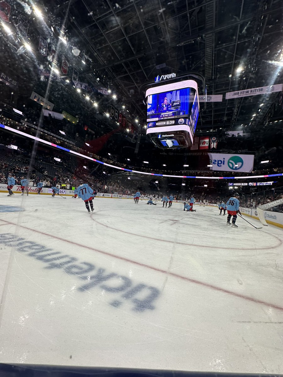 JacketsNolan's tweet image. #5thLineThanks From hosting multiple #CBJ events at my own home to refereeing on the ice at NWA to attending almost every home game this season, this organization and team plays a huge role in my life, and has offered me many amazing opportunities. Lets celebrate the 5th line tn!