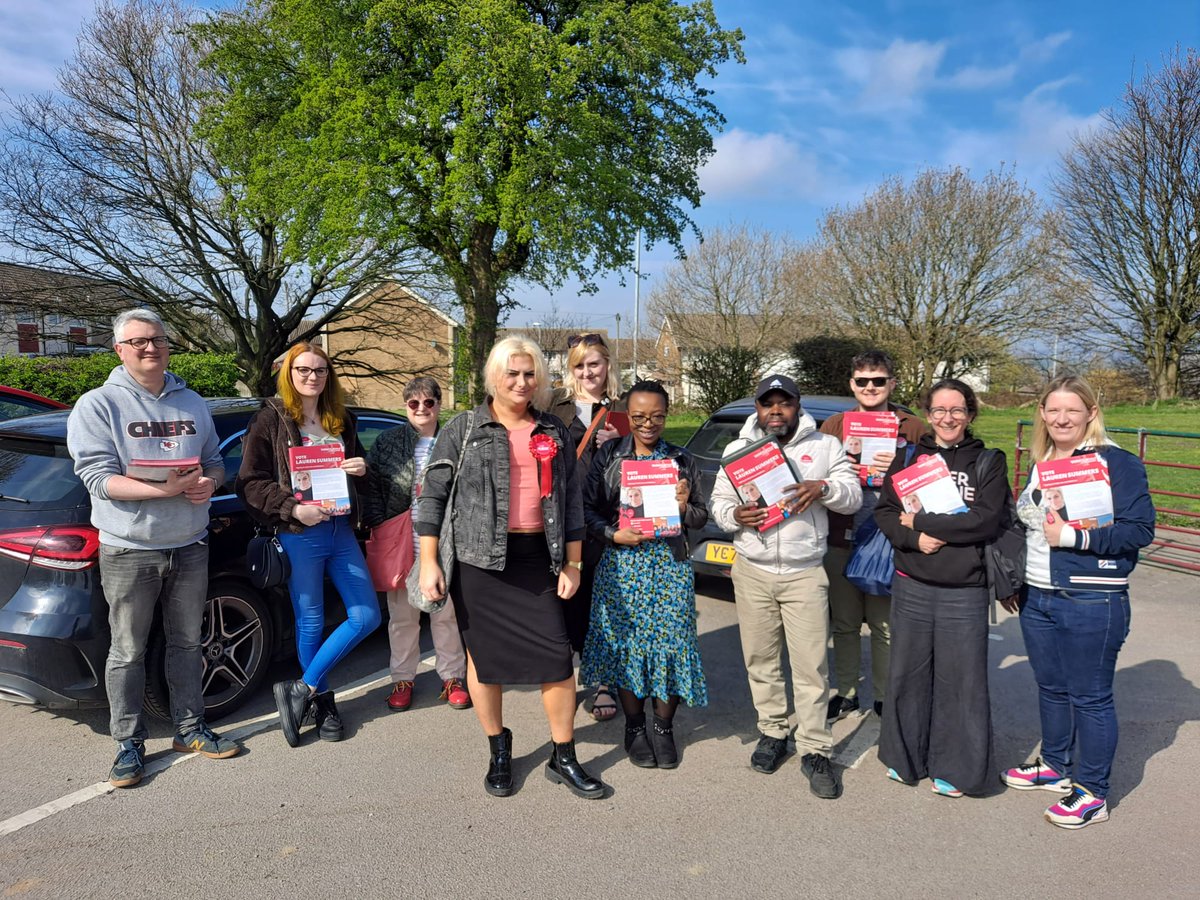 Leeds_Labour's tweet image. Today our #LeedsLabourWomen Three-Seat Challenge went out on the #LabourDoorstep in Middleton, Cross Gates and Whinmoor, and Burmantofts and Richmond Hill - talking to voters about what really matters to them.

Fantastic response from voters for all of our women candidates! 🌹