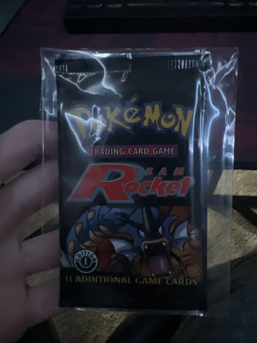 Should I open on stream??? 🤔
#firsteditionpokemon