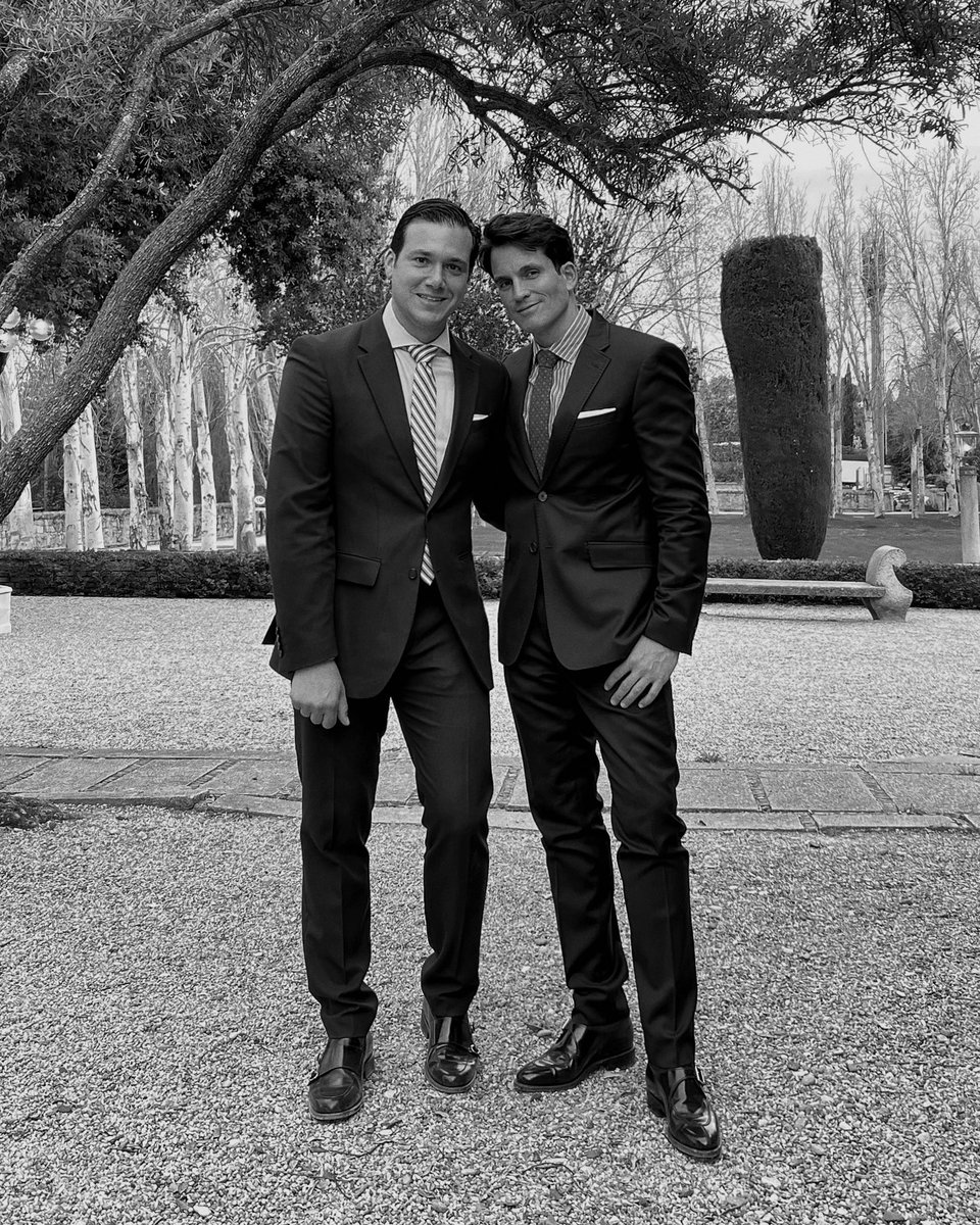 Federico_R_'s tweet photo. De boda https://t.co/PDaHcRfAK9