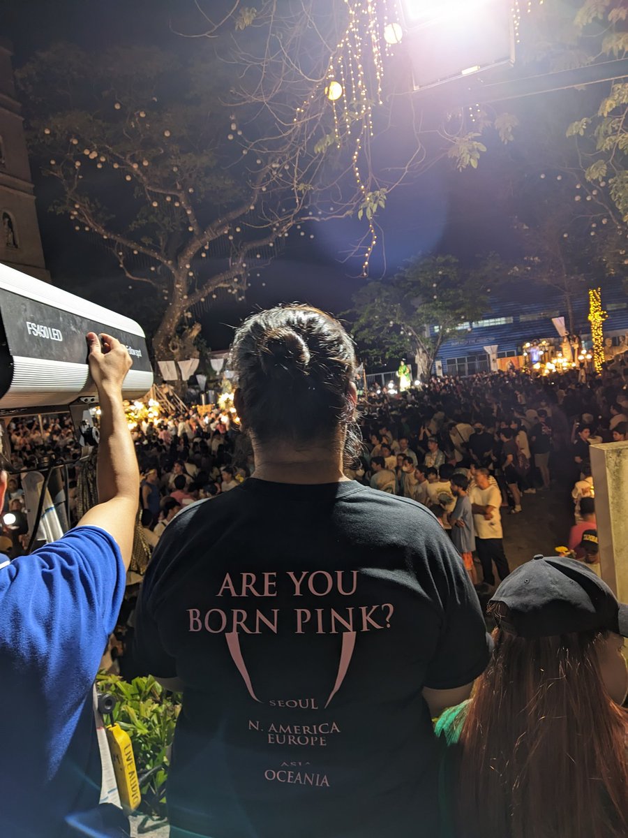 Churiiiistine17's tweet photo. Sorry po lord kung kumanta ako bigla ng "This that pink venom, this that pink venom" Akala ko po kasi concert 🤦🏻‍♀️ Prosisyon nga po pala ng salubong pinunta ko. 😭 https://t.co/VlnAyT6QGV