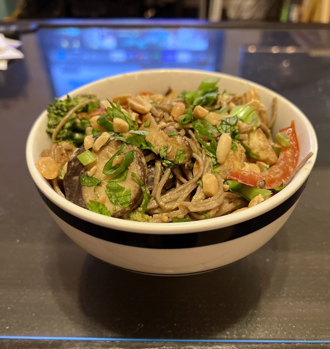 beedeehay's tweet photo. convincing myself to keep cooking things by way of sharing all the pretty food i’ve made since summer. yes i need a new angle to take my photos from https://t.co/iOnmFOesYL