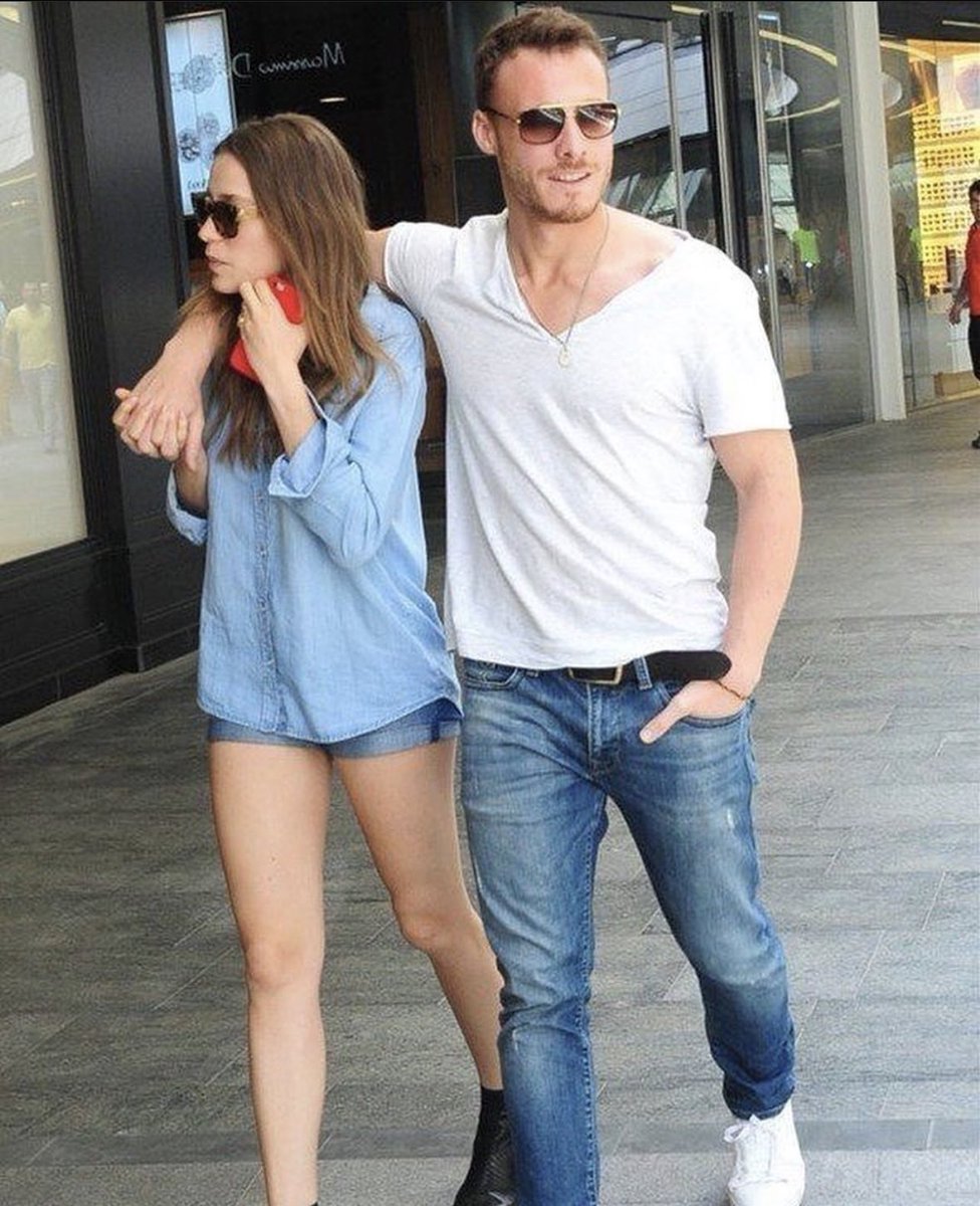 Zeynoli24604967's tweet photo. Bu ikisi çok iyiydi be yazık oldu 🥹 #KeremBürsin #SerenaySarıkaya #orfe 🙌 https://t.co/9GwBk2J6so