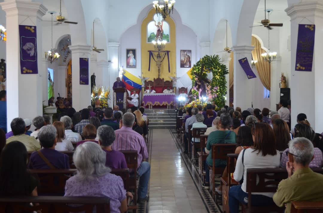 Gob_Guarico's tweet photo. #NotiGuárico🔴 En unión, alegría y gratitud, celebran locales y visitantes esta semana mayor, desde el municipio Juan Germán Roscio.

Donde una gran afluencia de visitantes disfrutaron de actividades religiosas, culturales y recreativas.

#GuáricoDestinoDeFe https://t.co/X77VmOHFTN