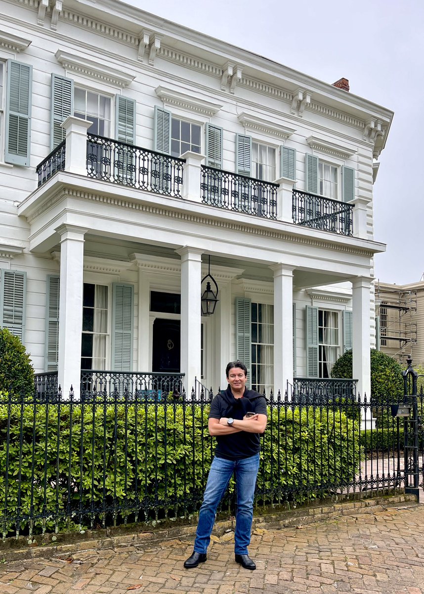 acfrieden's tweet photo. My fictional hero in my #thriller series, hotshot New Orleans attorney Jonathan Brooks, lives in this elegant house on First Street in the city’s Garden District…
#jonathanbrooks #acfrieden #novels #suspense https://t.co/kH26WbsaC5