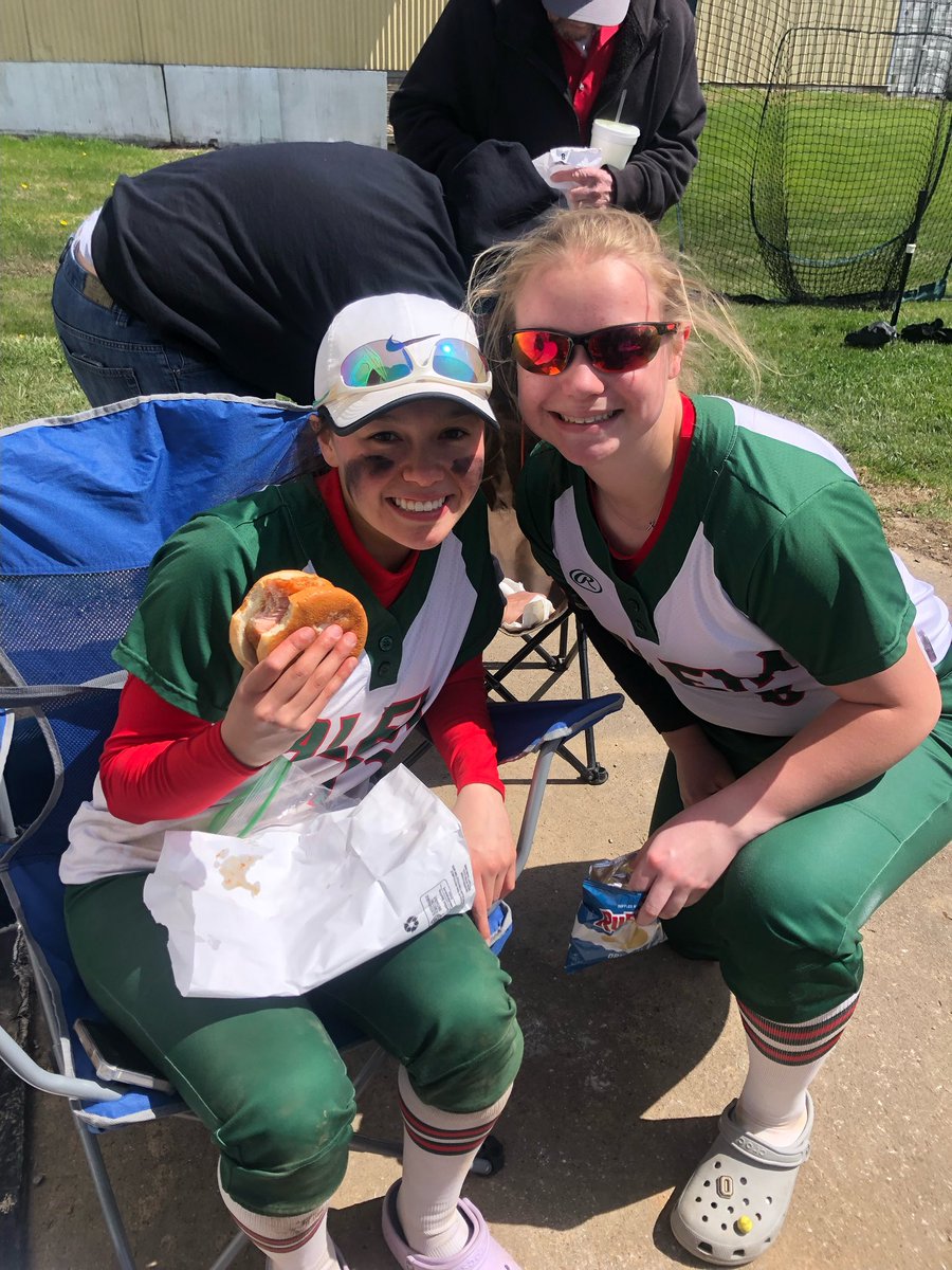 SalemLadyCatSoftball tweet media