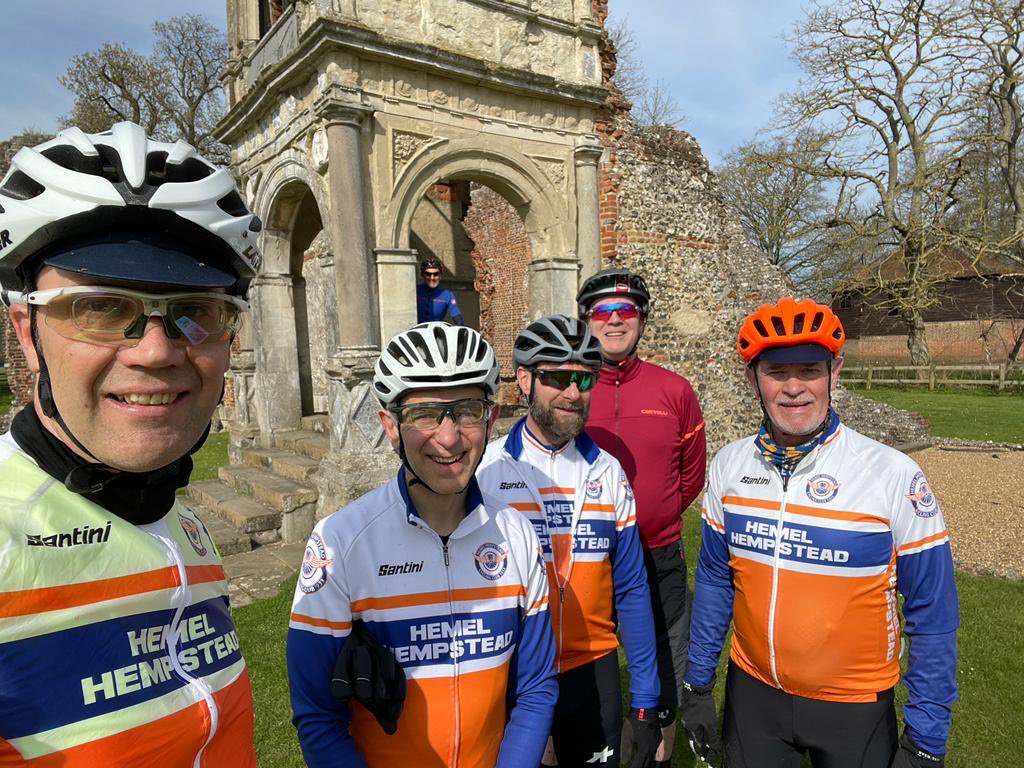 Lovely day for an Easter gravel ride out through Gorhambury Estate! 

#HHCC #gravelride #clubride