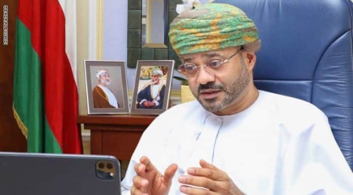 andalus717's tweet photo. قبل ٨ سنوات في بداية حرب اليمن سأل يوسف بن علوي لماذا لم تشارك #سلطنة_عمان في الحرب؟! فأجاب :
👈🏻 " نحن لا نريد التاريخ أن يسجل أن عُمان اعتدت على اليمن"
ولكن التاريخ يسجل اليوم بأن : #عمان_تصنع_السلام_باليمن https://t.co/HMVCf39OcX