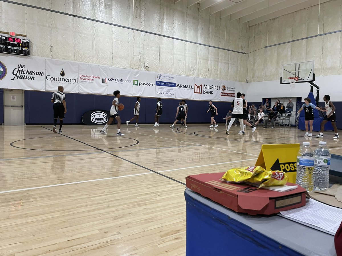 NXT Session 2:

@TeamHuncho_757 vs. <a href="/SSA_Hoops/">SSA Hoops</a> White underway now at Court 4 at Santa Fe. 

#WhosTheNXTPRO | <a href="/PRO16League/">PRO16/NXTPRO League</a>