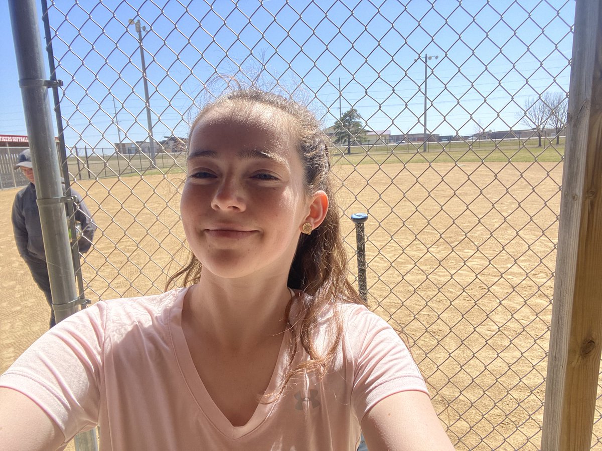 So excited to come out and get some practice in out on the field! @NEGold14s