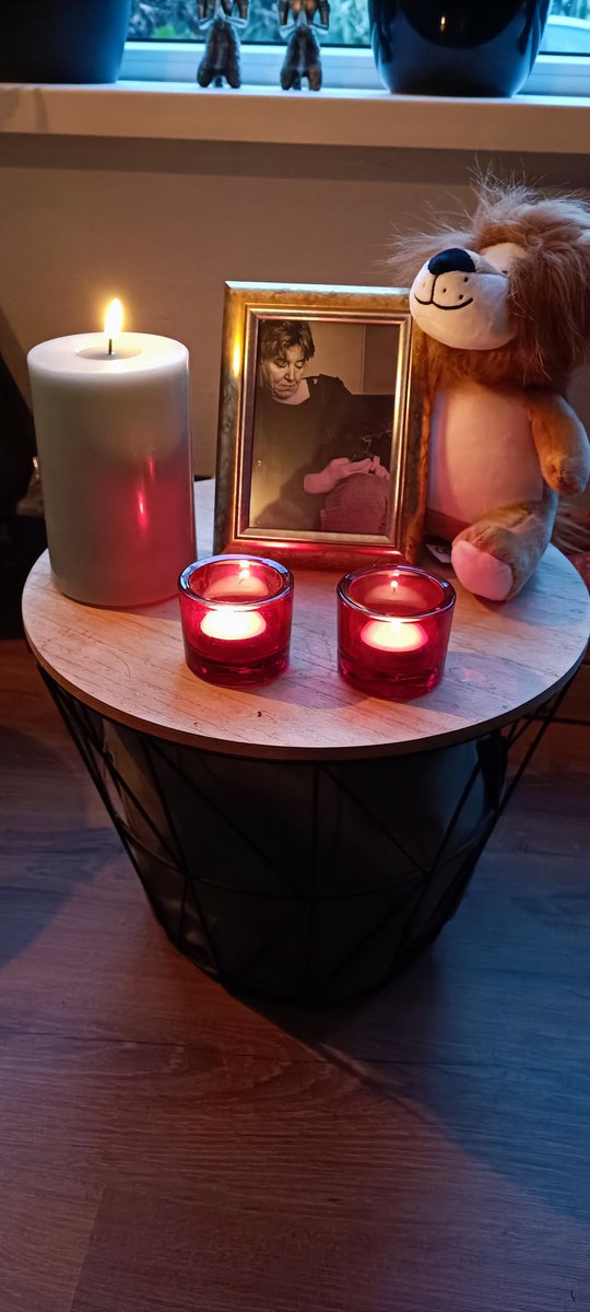 mb290gd's tweet photo. Ik mis Monique en draag haar altijd mee in mijn hart. Ze was heel bijzonder #rouw #verdriet https://t.co/40LTXQQOsH