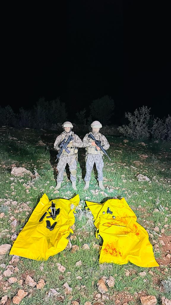 suleymansoylu's tweet photo. 2016 yılında Kahraman Polislerimiz
Ahmet Demir, Ramazan Akyürek, Metin Malkav kalleşçe şehit edildi. 

7 yıl geçti.
Arkadaşları, kanlarını yerde bırakmadı.
2 terörist, PÖH ve Emniyet İstihbarat Operasyonu ile Mardin Ömeryan'da ölü ele geçirildi.

Kahraman Şehitlerimize rahmetle https://t.co/jvde1apdtg