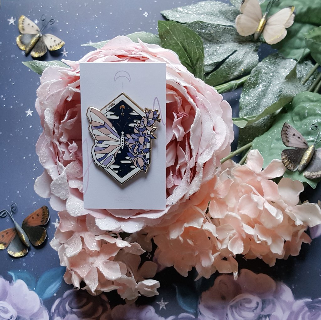 CollectEXOPins's tweet photo. This pin by @cytaoplasm gives me the same butterflies hearing EXO's Don't Go gives me~^.^

(Link to their shop in the reply) https://t.co/DY6bAiwl6y