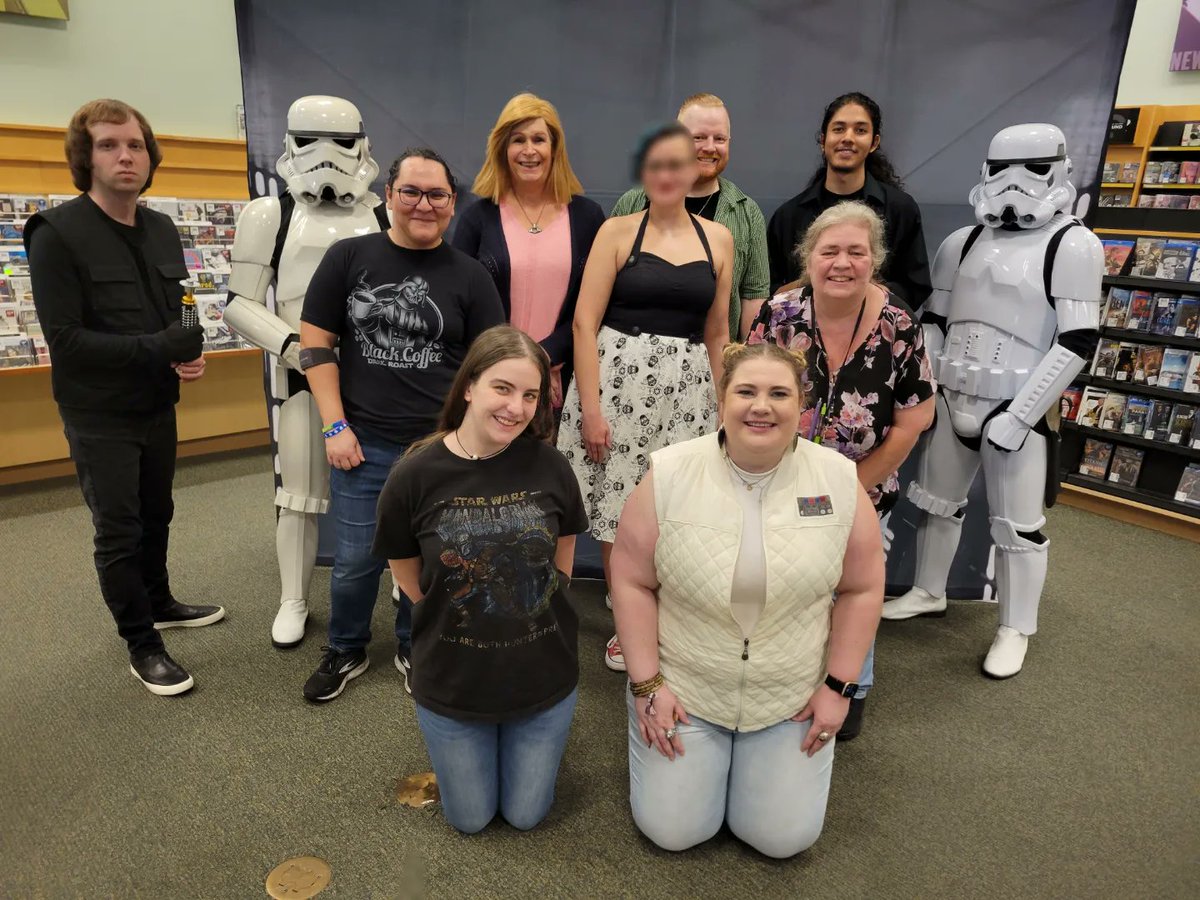 bn_plazavenezia's tweet photo. Star Wars Spectacular is in full swing!! Come join us for Storm Trooper photos, storytime, arts and crafts, and an author panel with @bethrevis and @MarkDoesStuff!!

#bn #bnevents #StarWars #StarWarsTheHighRepublic #starwarsfan #starwarsnerd #starwarsbooks #stormtroopers https://t.co/LODYImVy8Z