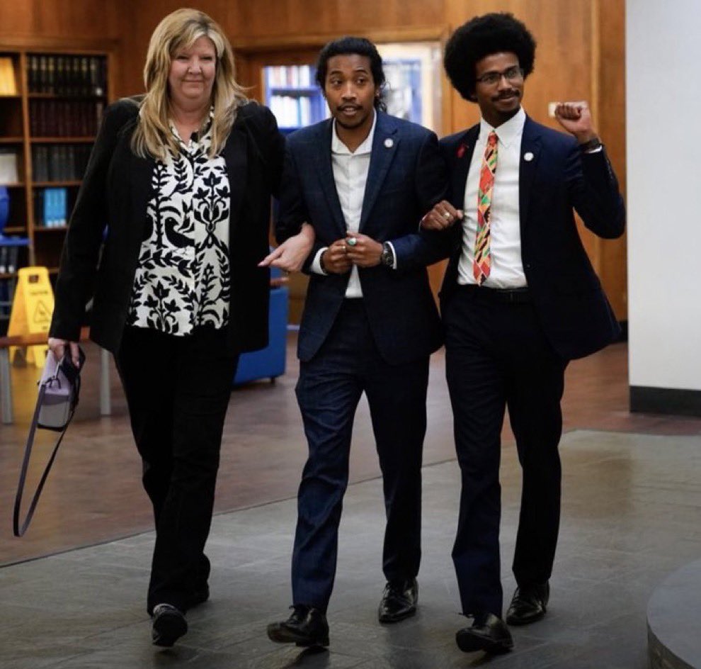 setochungster's tweet photo. #TenneseeThree #TenneseeThree #TenneseeThree
Courage. Solidarity. Leaders. Change Agents. Protectors of Children. Defenders of Democracy.
@Justinjpearson @brotherjones_ @VoteGloriaJ
#StandWithTennesseeThree https://t.co/kY3b9IopqB