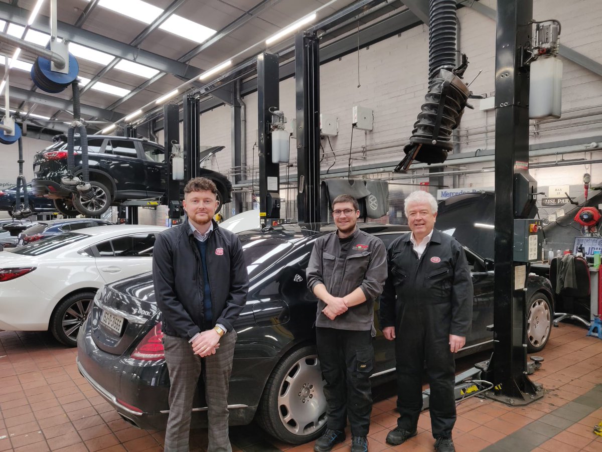 FerTinter's tweet photo. Slán, Good bye Ireland ! Merci à #ErasmusplusFR et aux entreprises partenaires pour cette expérience de mobilité  professionnelle. Bonnes vacances à nos terminales MV auto/moto et Carrosserie #ErasmusBFC,
@drareicbfc https://t.co/iZPASuOTkw