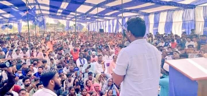 HarunAbbas12's tweet photo. आज UP के बिजनौर में जमकर बरसे भारतीय जनता पार्टी उत्तर प्रदेश योगी आदित्यनाथ की सरकार पर? उत्तर प्रदेश में बहुजन समाज की दुर्गति बस बहुत हुआ। @AzadSamajParty के राष्ट्रीय अध्यक्ष माननीय @BhimArmyChief एड चन्द्र शेखर आजाद जी। https://t.co/uWIBz0O3C4