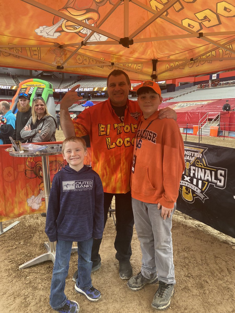 monte_mary's tweet photo. @MonsterJam Bryson and Trennor having a great time! #monsterjam https://t.co/2tfEbJy2zE