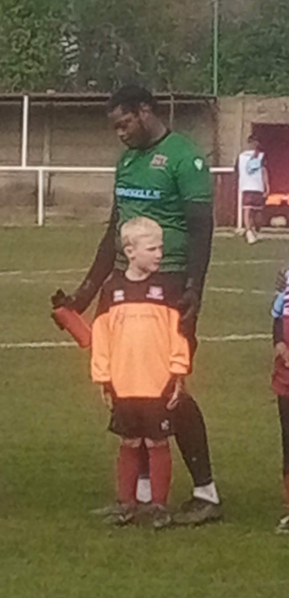 Big thanks to @OshaneBrown11 and all at @AFCCroydonAth for looking after this GK and all his teammates today! #goalkeepersunion