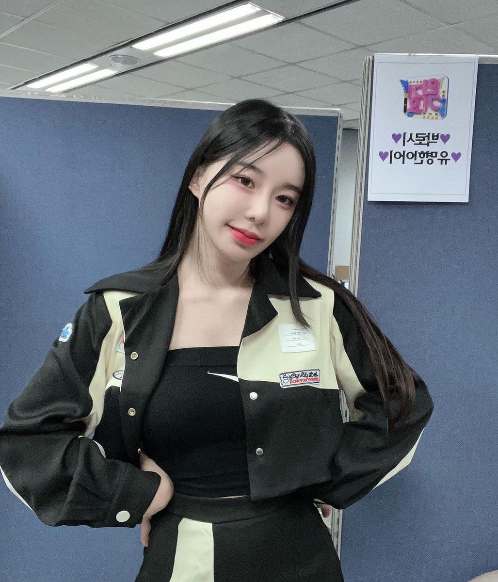 This life is yours, not anyone else's. Everything you live is for you to choose, not for someone else to choose for you. The path that you walk is also yours to walk on. You have the right to choose who goes with you. But you can't make someone else walk for you. 🥰