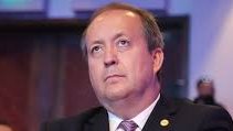 Chile. No recuerdo ningún acto de justicia del actual fiscal nac Ángel Valencia en el colegio, en los 80. 
Ni q participara en una protesta contra la dictadura, cuando incluso los curas en clases nos alentaban a luchar. Valencia no estuvo en nada. Y recién ahora entiendo por qué.