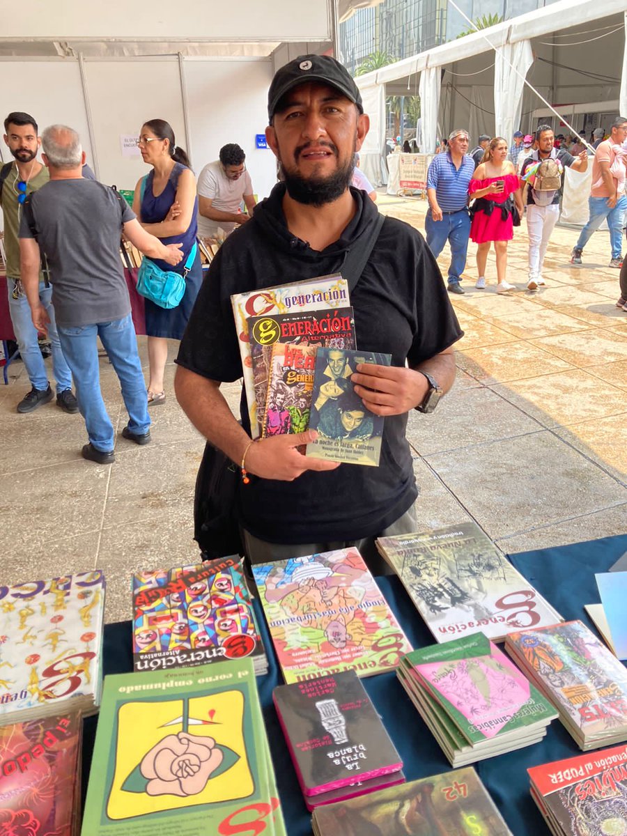 Agradecemos a todxs lxs lectorxs que pasan al gran remate de libros de la CdMx a saludar. Seguimos hoy hasta las 20:00 horas y mañana, último día, de 11:00 a 20:00 horas. No dejen de visitarnos, pueden aparecer aquí felices con sus revistas.
#GranRemateDeLibros #revistaGeneración