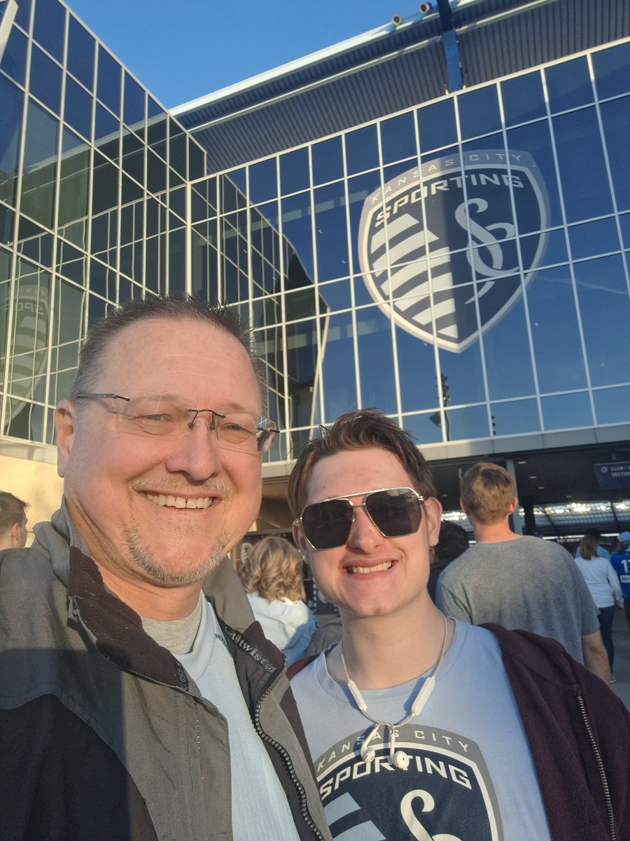 onadraw's tweet photo. Gametime! #SportingKC https://t.co/rjDXi0yQPp