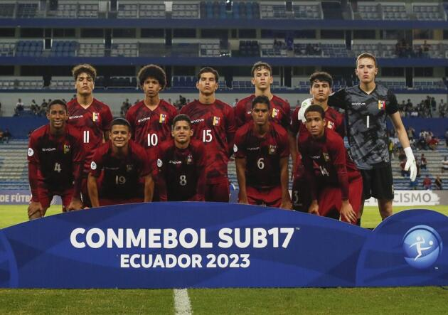 PrensaFutbol's tweet photo. ⏱️37'| ¡Casi Venezuela! Remate de Alejandro Cichero que salvó del gol el portero peruano.

🇵🇪 0-0 🇻🇪

💻 Sigue el duelo en  https://t.co/1Al981xUBx o por la app de PrensaFútbol 📲 https://t.co/sk0AzEarQv
