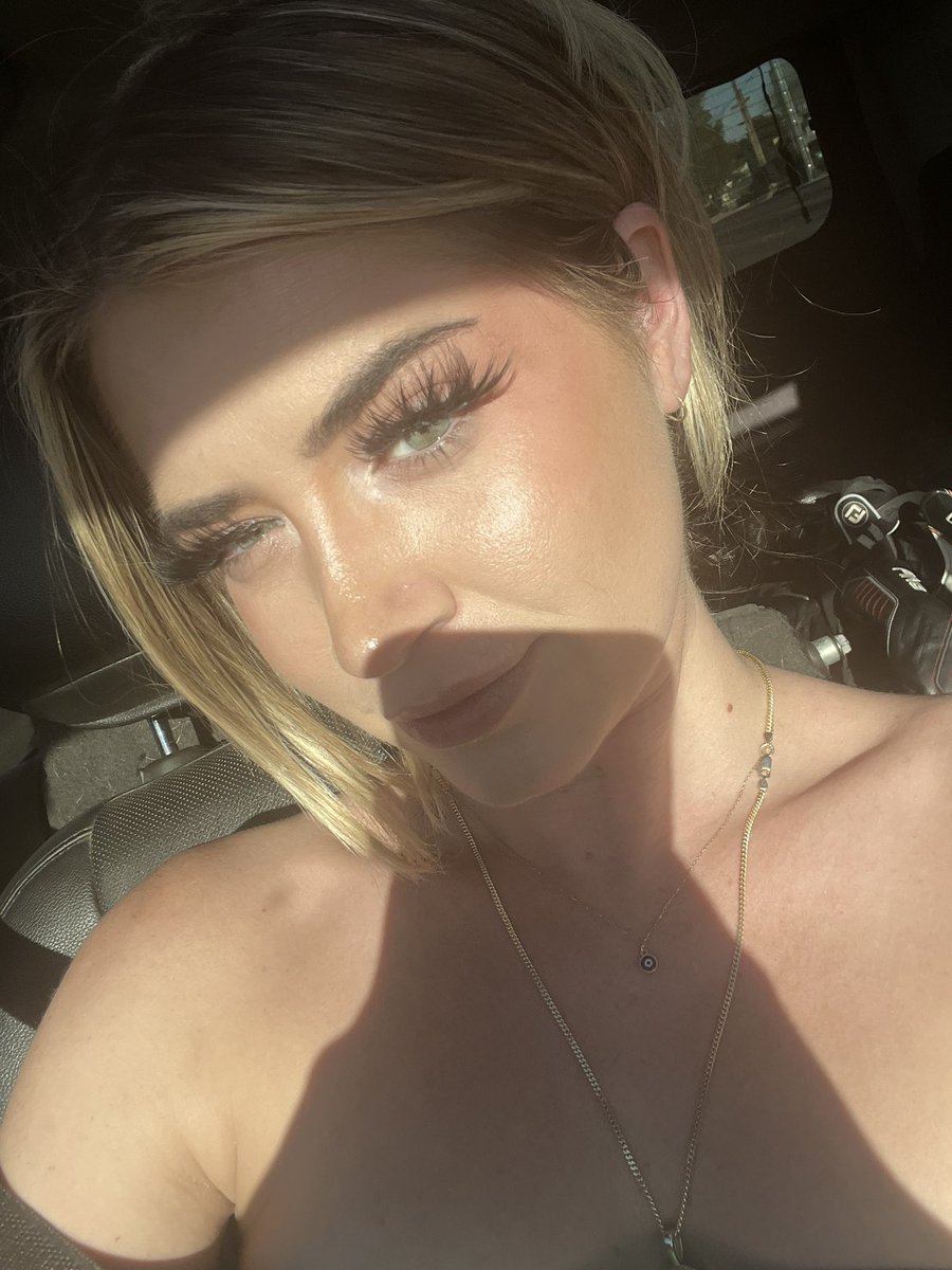 xtrakittykatt's tweet photo. ☀️ be bright https://t.co/AUoYpjAArs