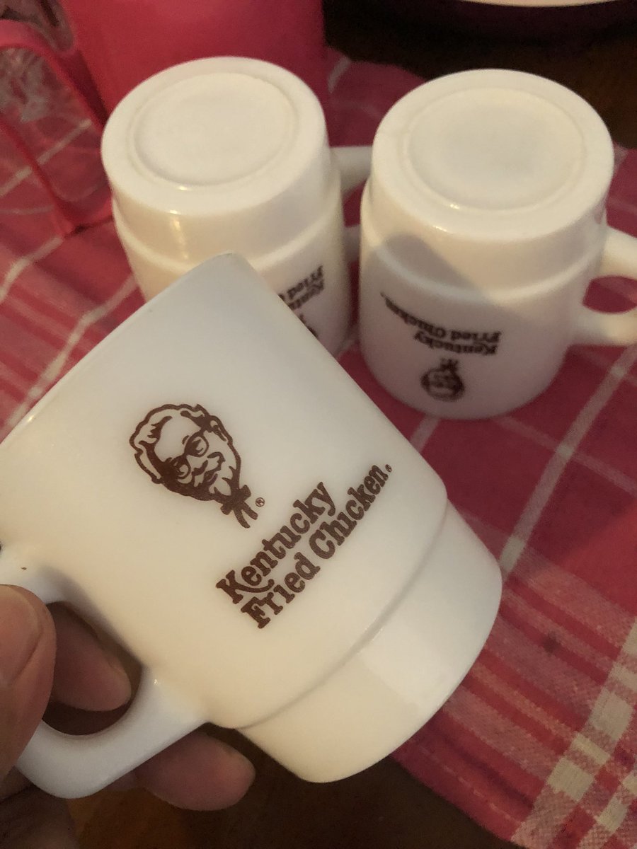 Trus dirumah ada ini.. koq aku ikut merasa berdosa 😔👉🏻👈🏻 #kfc