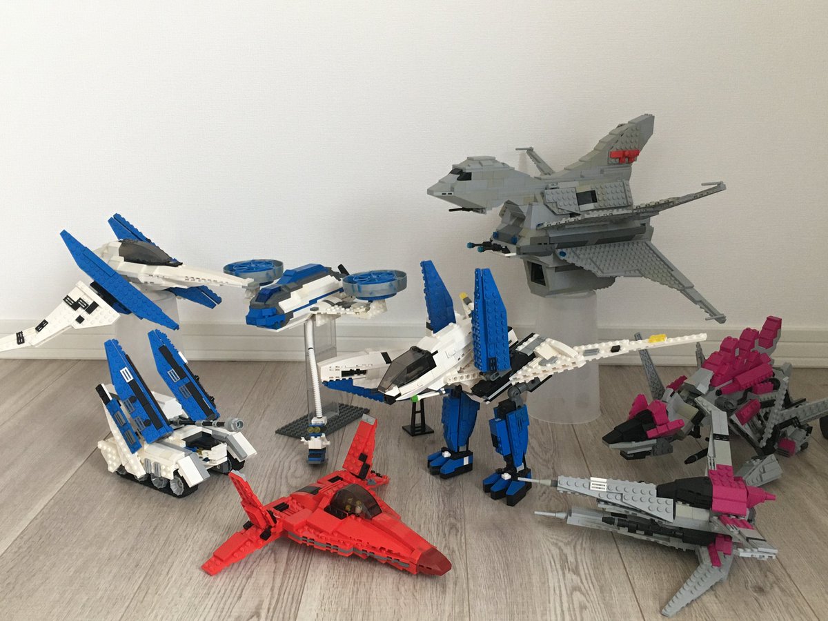 toyo_channel's tweet photo. 【LEGO STAR FOX】series

過去の作品を公開します！
スターフォックスシリーズで、
64〜零までやり尽くしました！

登場するメカはほぼ揃ってます😊

#レゴ https://t.co/TR7M5MGjgr