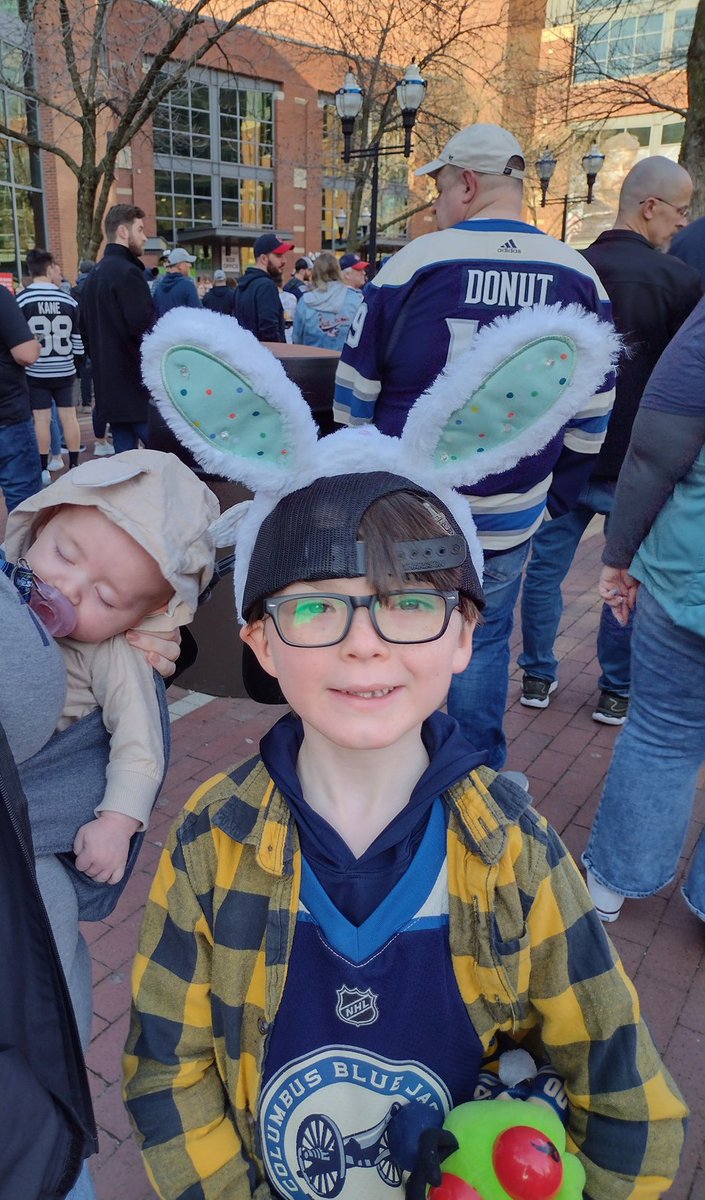 cpb_Bogs's tweet image. Easter(-ish) game #2 of the weekend - in C'bus for Jack's first @BlueJacketsNHL game...
#CBJ #5thLineThanks