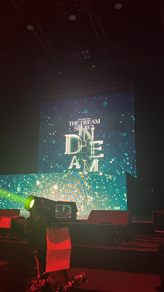 8unny13's tweet photo. nct dream: the dream show 2 (tds2) in london &amp; paris experience thread 🖤

i had seated in london and second row for paris! genuinely the best concert of my life, i was so happy and i miss them so much!! https://t.co/fgS32CONyd