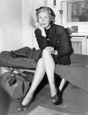 SpiesVespers's tweet image. IT'S TIME FOR STRANGE SPY FACTS! DEZINFORMATSIYA AND PROPAGANDA EDITION! #Mildred_Gillars (#Axis_Sally) once #modeled for photog #Arnold_Genthe who shot also #Teddy_Roosevelt, #Woodrow_Wilson, &amp;amp; #Garbo