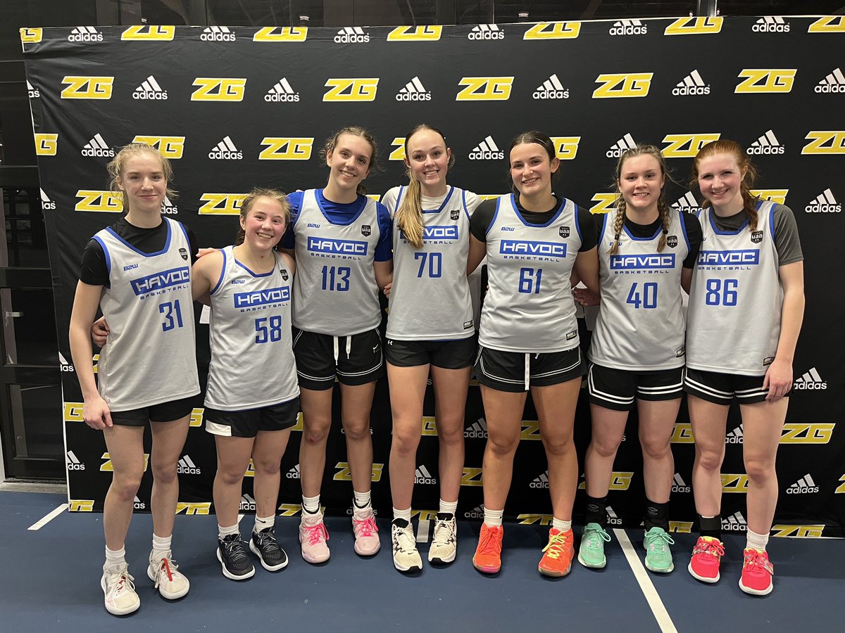 nyhavoc's tweet photo. 5 Champs in Zero Gravity Bracket Challenge. Quick tuneup before Pittsburgh and then Live at the Nook and GUAA session 1. Congrats to 2024 Blue/Grey, 10 Silver, 9 silver and 8 silver on their wins. #bluebloods 💙 https://t.co/i9uVCuEh20
