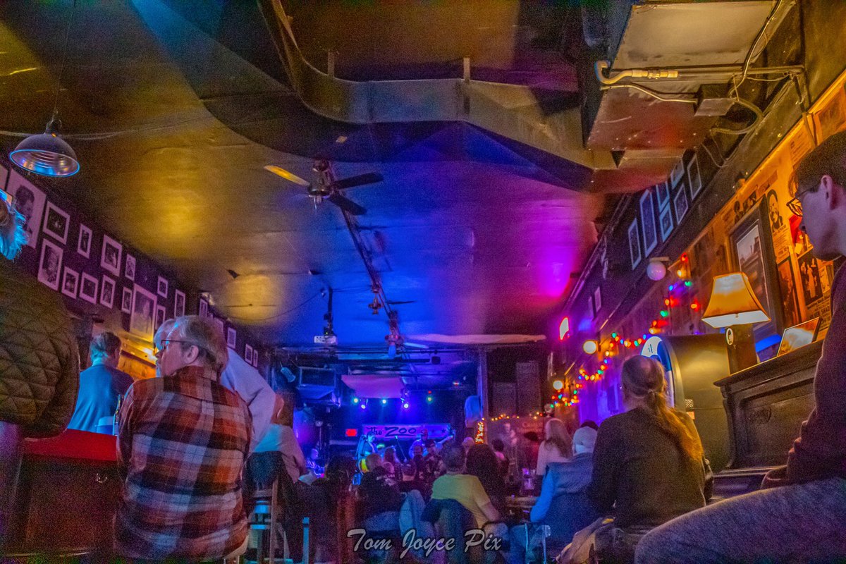 RosedaleTom's tweet photo. Joanna Connor #joannaconnorband #blues #bluesgiutar #bluesguitarist #womanguitarist #zoobar #livemusicvenue #livemusicphotography @ZOOBARFESTIVAL https://t.co/OddqmoWQZN