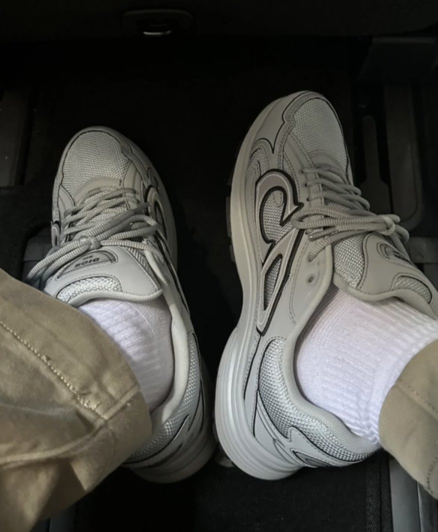 FtO3Z-iaEAEPMRO?format=jpg&name=medium