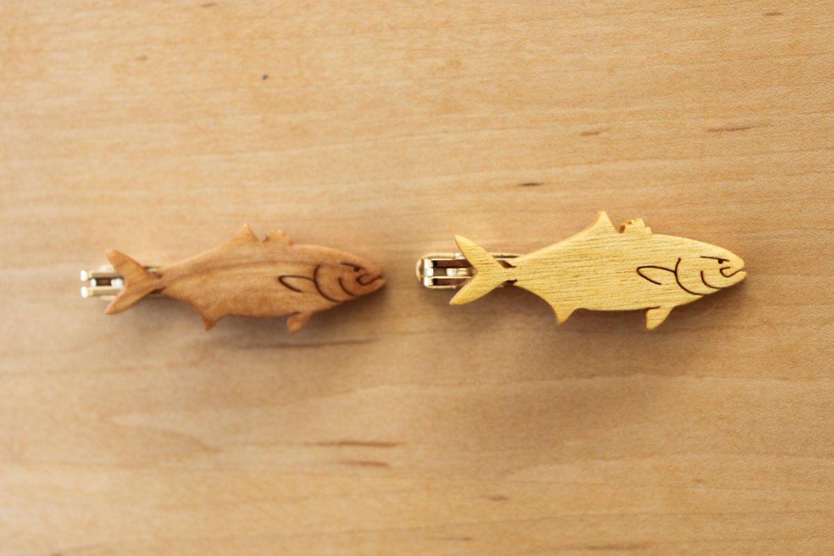 lagouttelette's tweet photo. ブリ
お客様のご要望でブリをデザインしてイエローバーチでネクタイピンを作りました。
#鰤 #イナダ #ハマチ #回遊魚 #出世魚 #魚 #フィッシュ #木製 #木工 #ハンドメイド #天然素材 #オイル仕上げ #イエローバーチ #ネクタイピン #オーダー #新デザイン #魚シリーズ #yellowtails #fish https://t.co/qZuuYCOjcp