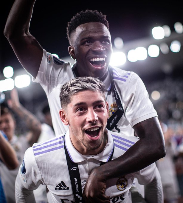 (fan) REAL MADRID FANS 🤍 tweet media