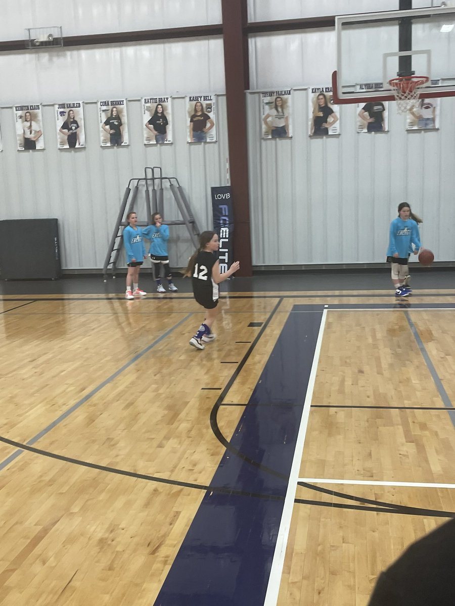 WisEnergyAAU's tweet photo. Good start for the Wisconsin Energy 10u girls team. The girls went 2-1 on the day beating a Blizzard team and Deforest team by a total of 2 points. Great effort by the girls. https://t.co/U2aHlOfJDZ