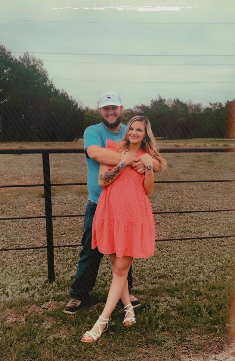 TejasTay's tweet photo. Teagan’s Mom &amp; Dad💗 https://t.co/r0jvRkkifl